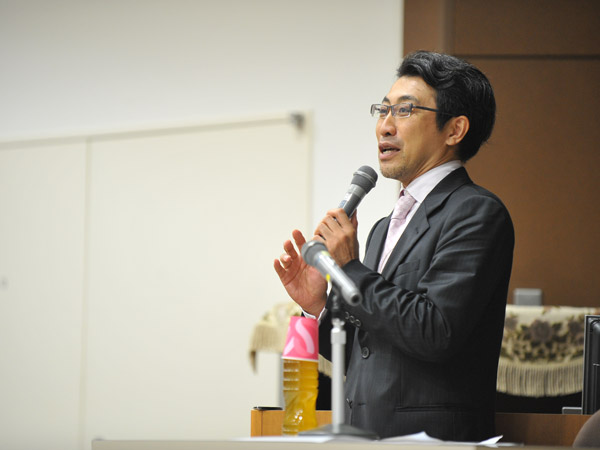 シンポジウム開会のあいさつ