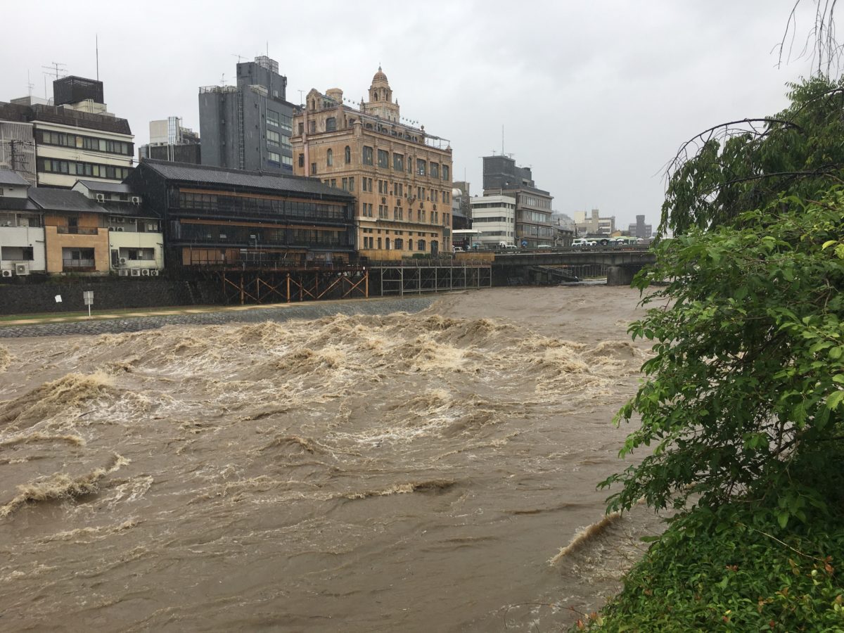 早くも梅雨入り…！赤ちゃんや幼児のいるおうちの防災